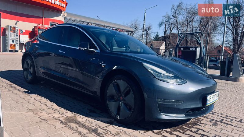 Седан Tesla Model 3 2018 в Кривом Роге