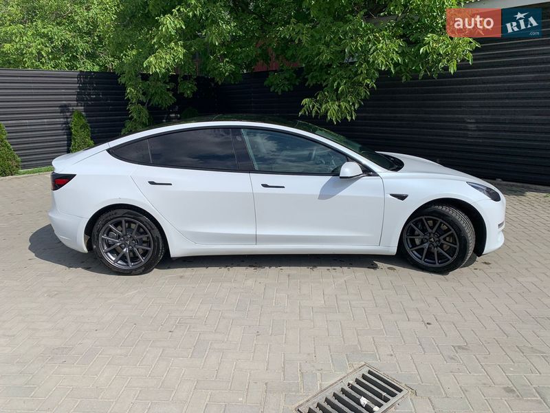 Седан Tesla Model 3 2019 в Ивано-Франковске