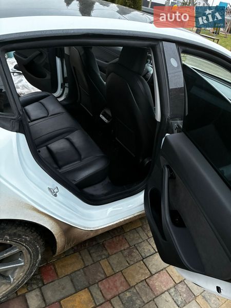Седан Tesla Model 3 2019 в Ивано-Франковске