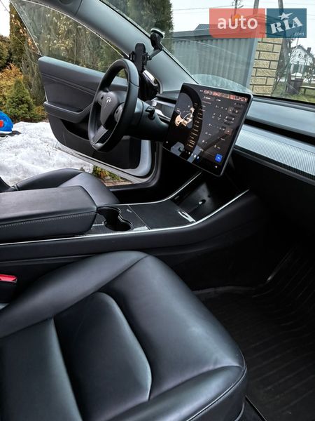 Седан Tesla Model 3 2019 в Ивано-Франковске