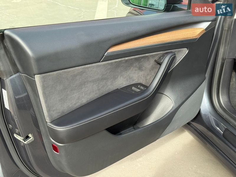 Седан Tesla Model 3 2022 в Києві