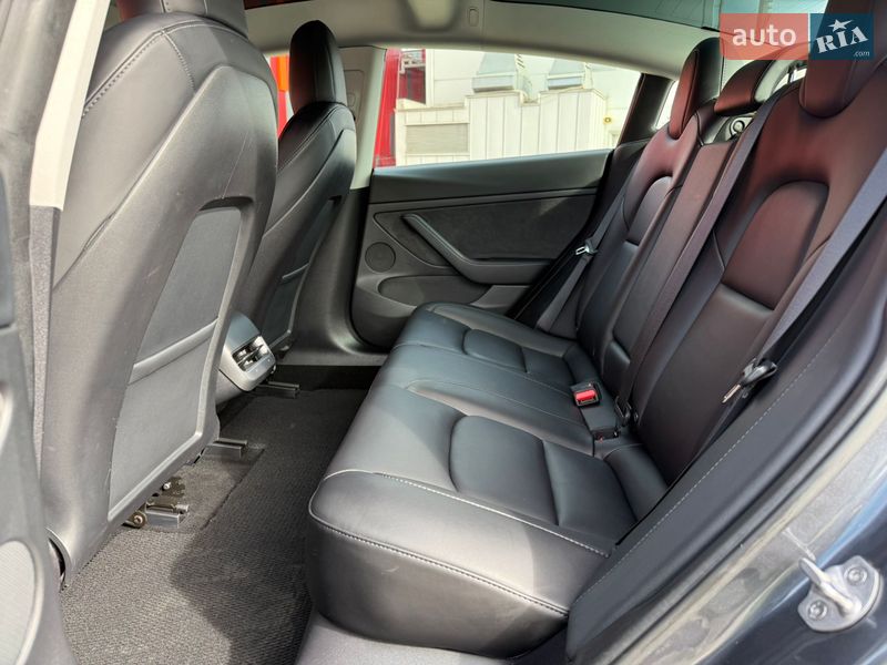 Седан Tesla Model 3 2022 в Києві