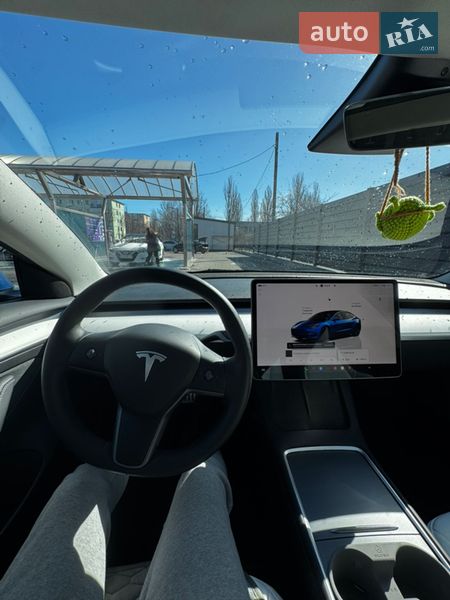 Седан Tesla Model 3 2023 в Черкассах
