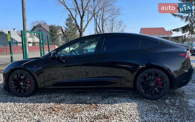 Седан Tesla Model 3 2021 в Коломиї