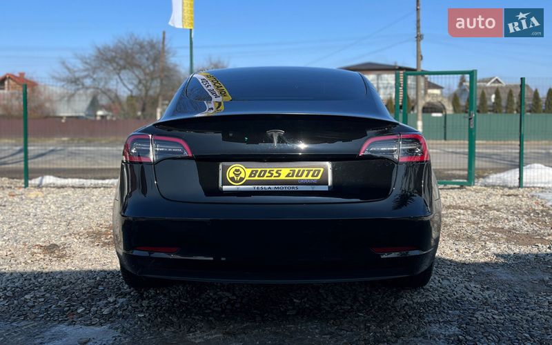 Седан Tesla Model 3 2021 в Коломиї
