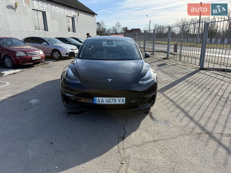 Седан Tesla Model 3 2021 в Звенигородке