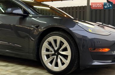Седан Tesla Model 3 2022 в Львове