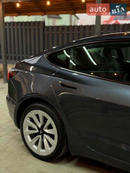 Седан Tesla Model 3 2022 в Львове