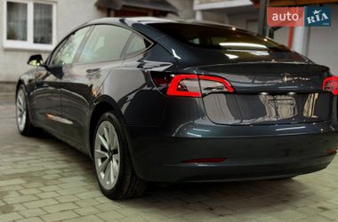 Седан Tesla Model 3 2022 в Львове