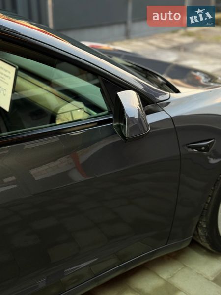Седан Tesla Model 3 2022 в Львове