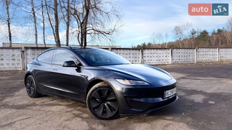 Седан Tesla Model 3 2024 в Новояворовске