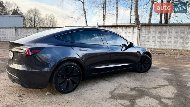Седан Tesla Model 3 2024 в Новояворовске