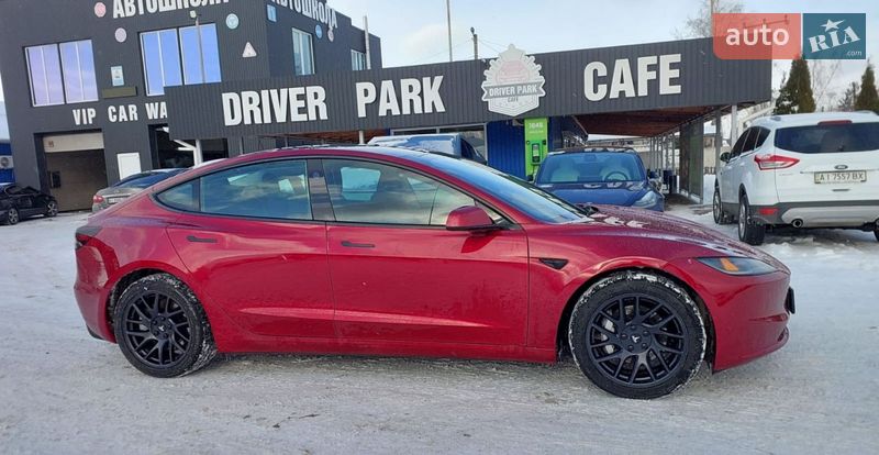 Седан Tesla Model 3 2024 в Киеве