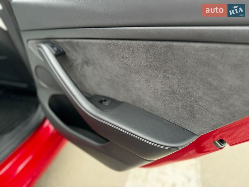 Седан Tesla Model 3 2021 в Полтаве