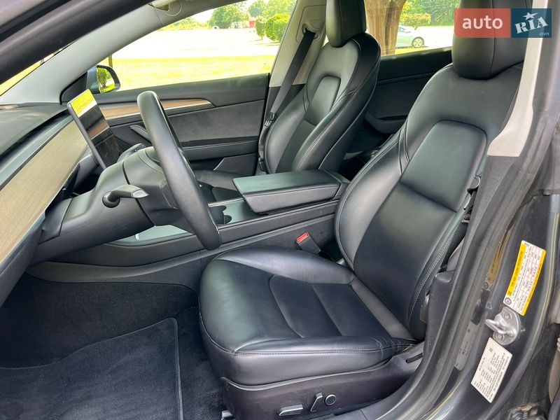 Седан Tesla Model 3 2021 в Днепре