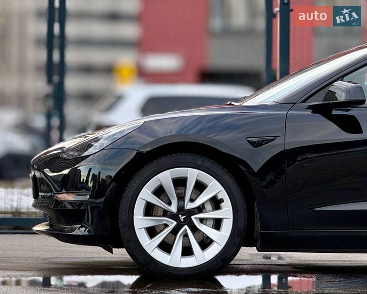Седан Tesla Model 3 2022 в Києві