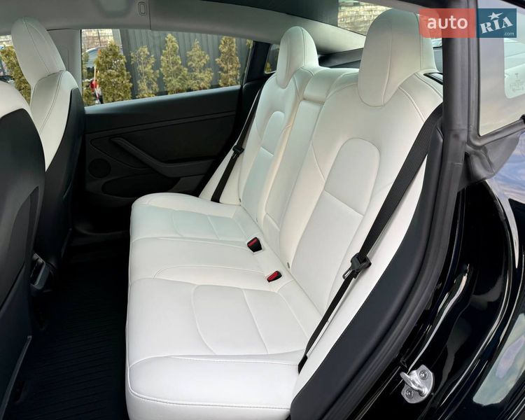 Седан Tesla Model 3 2022 в Києві