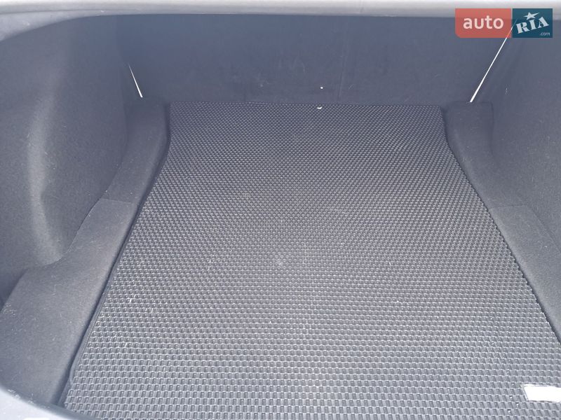 Седан Tesla Model 3 2023 в Києві фото 18 Седан Tesla Model 3 2023 в Києві