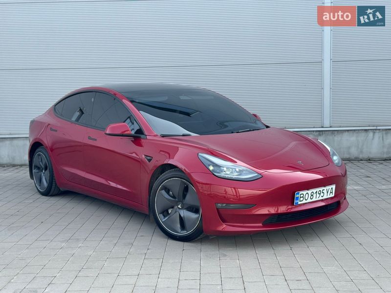 Седан Tesla Model 3 2021 в Ивано-Франковске