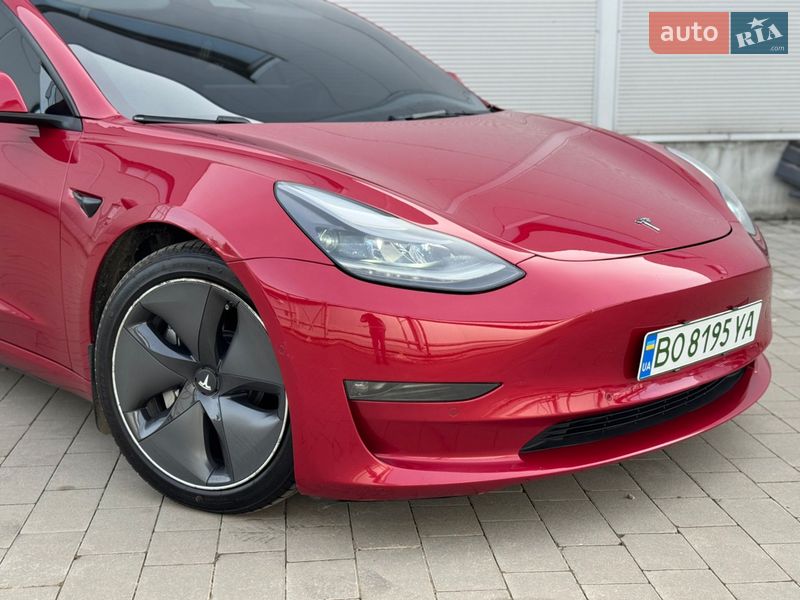 Седан Tesla Model 3 2021 в Ивано-Франковске