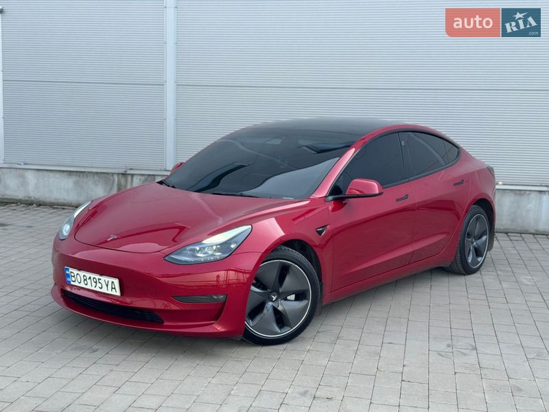 Седан Tesla Model 3 2021 в Ивано-Франковске
