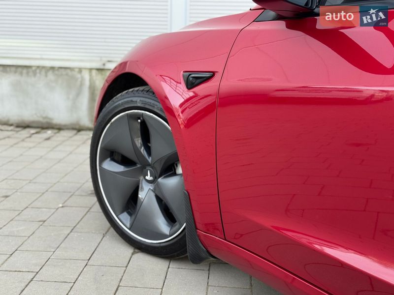 Седан Tesla Model 3 2021 в Ивано-Франковске