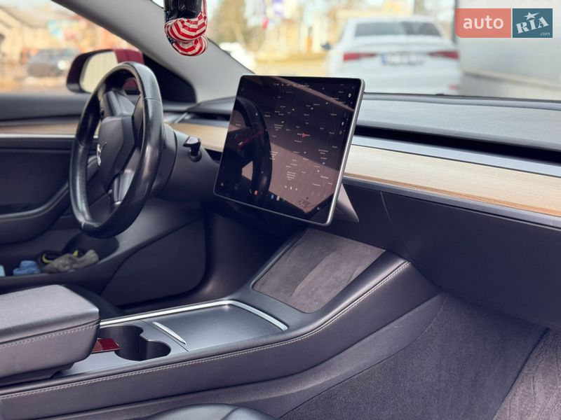 Седан Tesla Model 3 2021 в Ивано-Франковске
