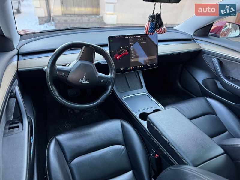 Седан Tesla Model 3 2021 в Ивано-Франковске