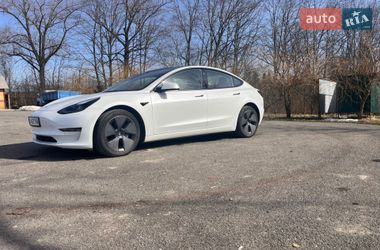 Седан Tesla Model 3 2022 в Тлумачі