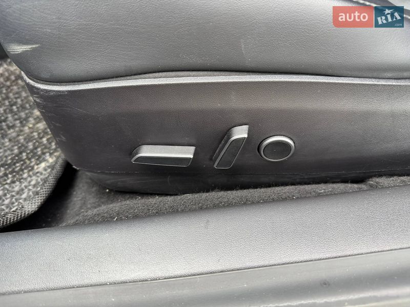 Седан Tesla Model 3 2021 в Луцьку