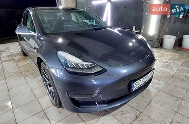 Седан Tesla Model 3 2018 в Львові