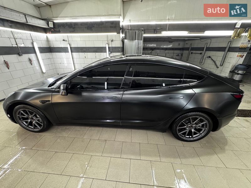 Седан Tesla Model 3 2020 в Киеве
