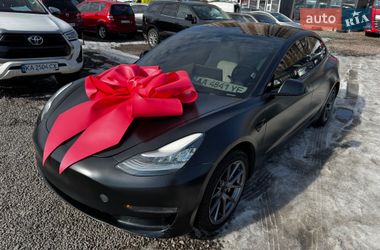 Седан Tesla Model 3 2020 в Києві