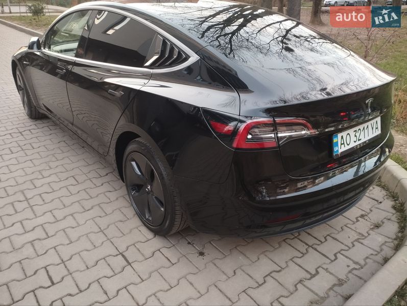 Седан Tesla Model 3 2019 в Ужгороде