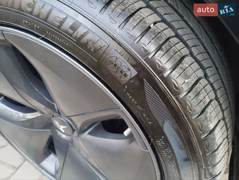 Седан Tesla Model 3 2019 в Ужгороде