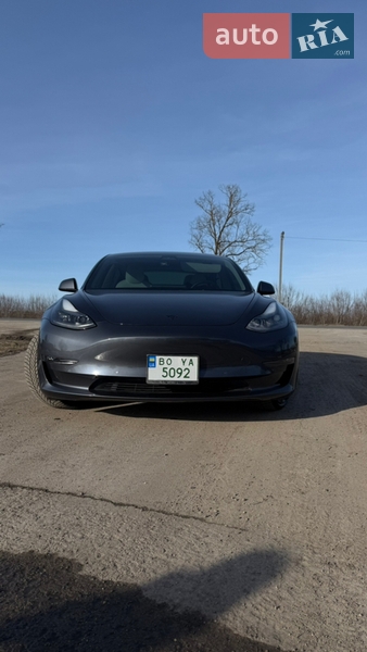 Седан Tesla Model 3 2022 в Тернополі