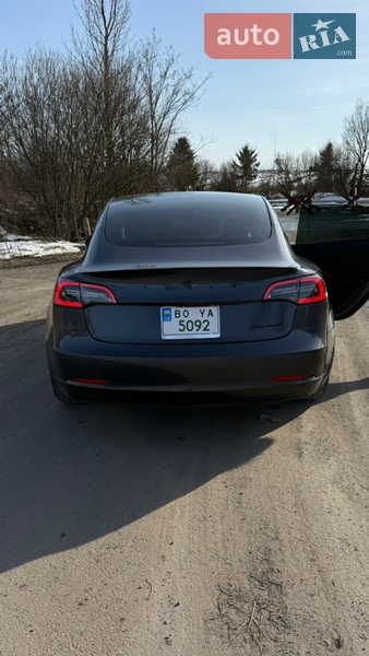 Седан Tesla Model 3 2022 в Тернополі