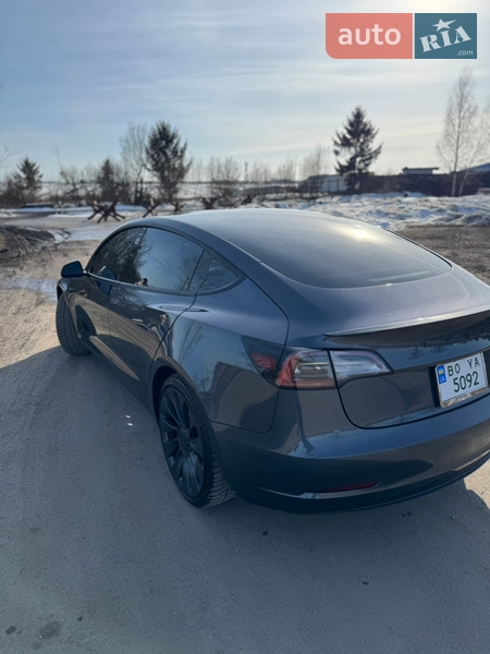 Седан Tesla Model 3 2022 в Тернополі
