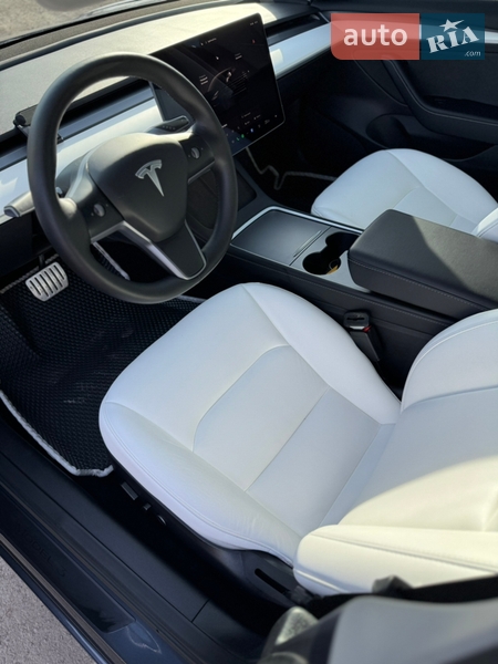 Седан Tesla Model 3 2022 в Тернополі