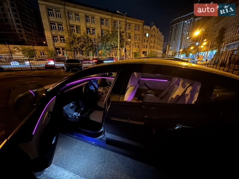Седан Tesla Model 3 2024 в Киеве фото 26 Седан Tesla Model 3 2024 в Киеве