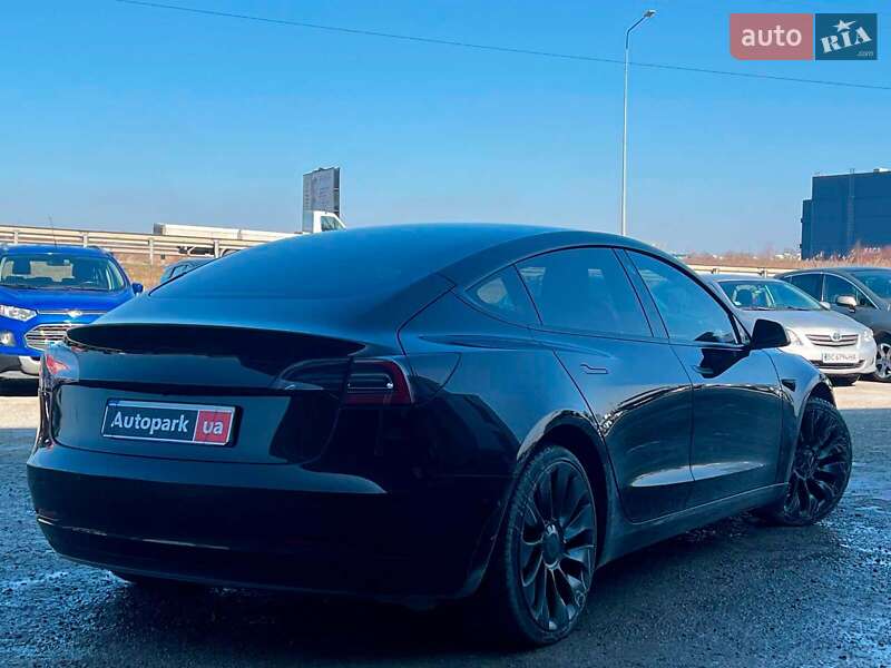 Седан Tesla Model 3 2022 в Львові