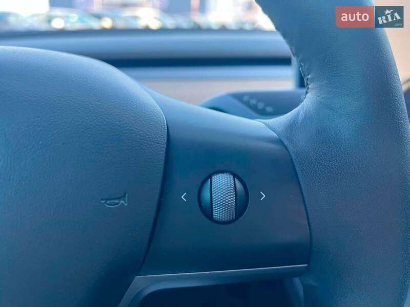 Седан Tesla Model 3 2022 в Львові