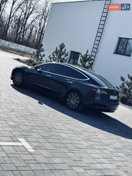 Седан Tesla Model 3 2018 в Луцьку