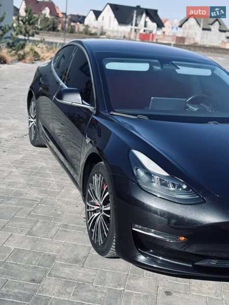 Седан Tesla Model 3 2018 в Луцьку