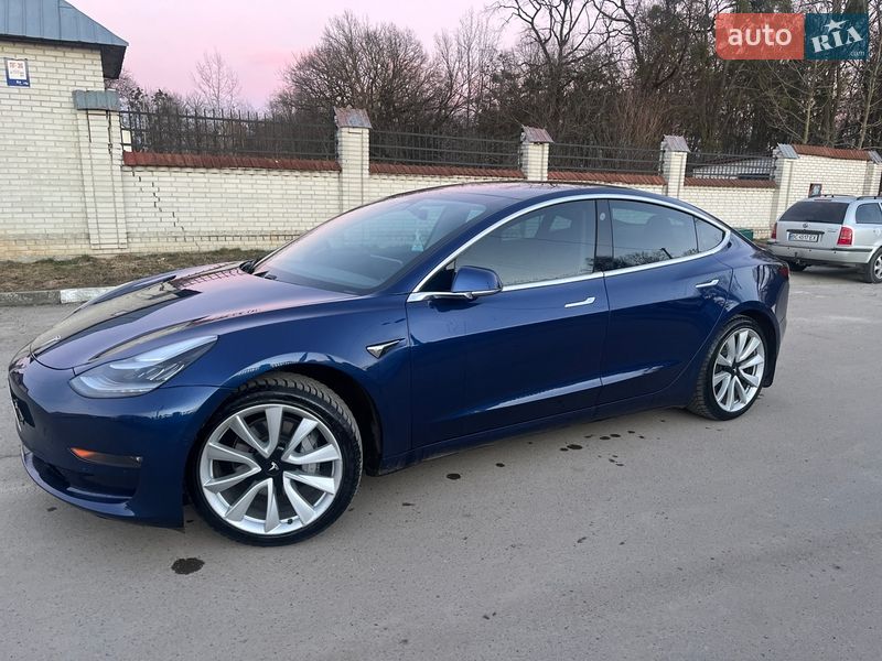 Седан Tesla Model 3 2019 в Стрые