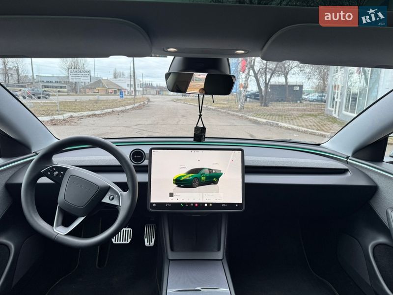 Седан Tesla Model 3 2024 в Черкассах