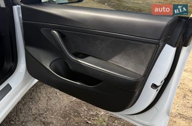 Седан Tesla Model 3 2019 в Ивано-Франковске