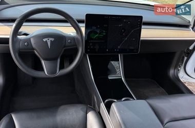 Седан Tesla Model 3 2019 в Ивано-Франковске