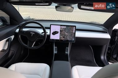 Седан Tesla Model 3 2018 в Калуше