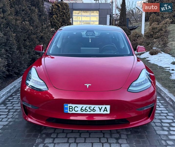 Седан Tesla Model 3 2020 в Львове